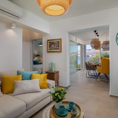 Apartment Beachfront Trogir