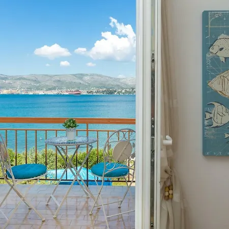 Beachfront Apartment *